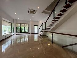 Lornie Road (D11), Terrace #484465811